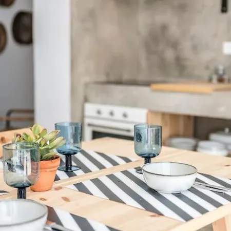 Traditional House: Private Pool And Sunny Terrace Portimão