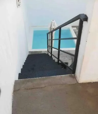 Traditional House: Private Pool And Sunny Terrace Portimão