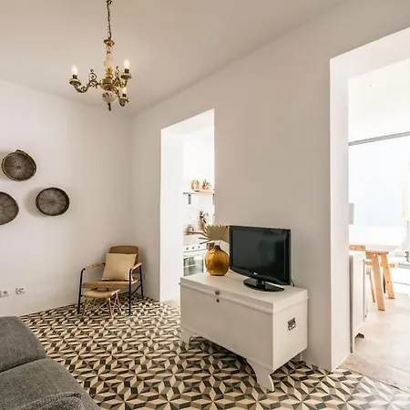 Traditional House: Private Pool And Sunny Terrace Villa