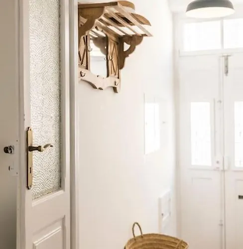 Traditional House: Private Pool And Sunny Terrace Вилла Портиман