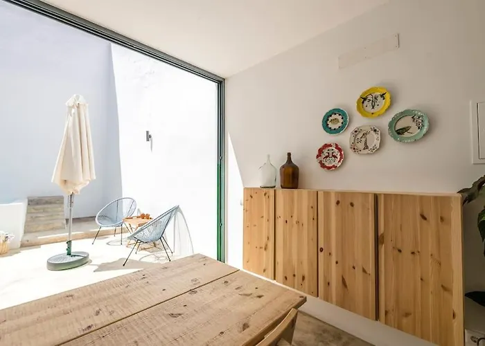 Traditional House: Private Pool And Sunny Terrace Портиман