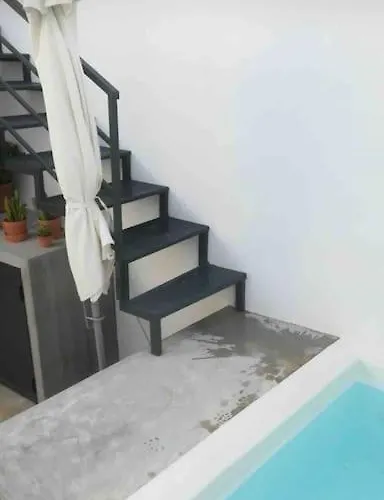 Traditional House: Private Pool And Sunny Terrace Портиман