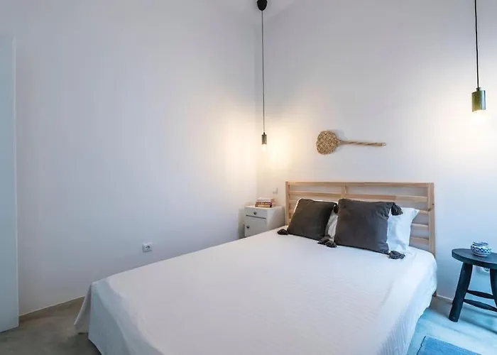 Traditional House: Private Pool And Sunny Terrace Вилла Портиман