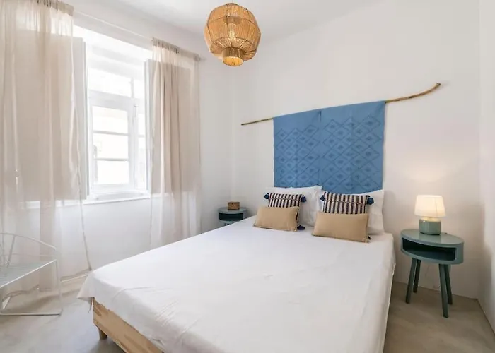 Traditional House: Private Pool And Sunny Terrace Портиман