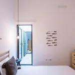 Вилла Traditional House: Private Pool And Sunny Terrace