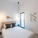 Traditional House: Private Pool And Sunny Terrace Вилла *