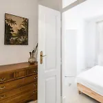 Traditional House: Private Pool And Sunny Terrace Вілла Портіман