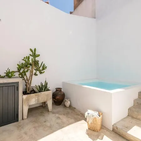 Traditional House: Private Pool And Sunny Terrace * Portimao