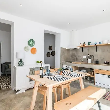 Villa Traditional House: Private Pool And Sunny Terrace Portimao